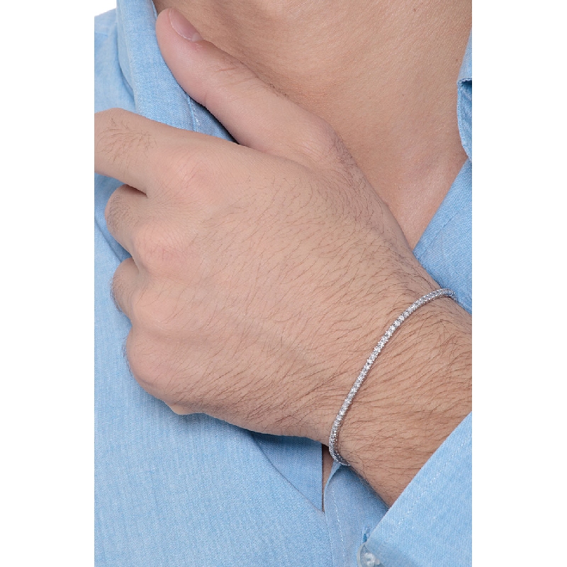 Tennisarmband aus 18 Karat Weißgold mit 0,01 Karat Diamanten.