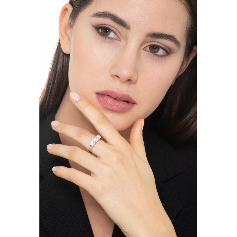 Weißgold Trilogy-Verlobungsring mit Diamanten  Weißgold Trilogy-Verlobungsring mit Diamanten