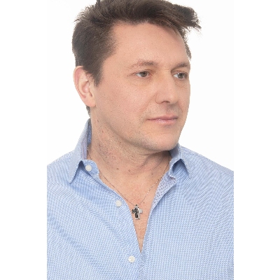 Kreuz-Kette für Herren aus Weißgold mit schwarzen Diamanten