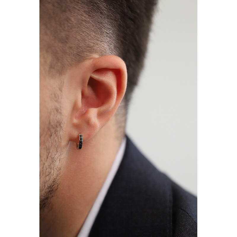 Herren Einzelne Creole mit schwarzen Brillanten Weißgold Herren Einzelne Creole mit schwarzen Brillanten Weißgold