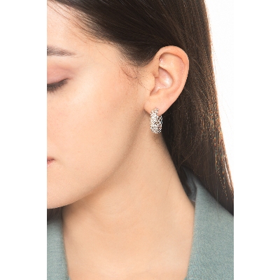 Moderne Creolen aus 750er Weißgold 18K