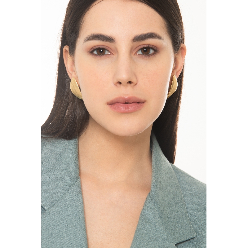 Satinierte und polierte blütenförmige Ohrringe aus 18 Karat Gelbgold Satinierte und polierte blütenförmige Ohrringe aus 18 Karat Gelbgold