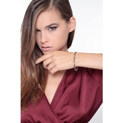 Weißgold Tennisarmband mit schwarzen und weißen Diamanten 