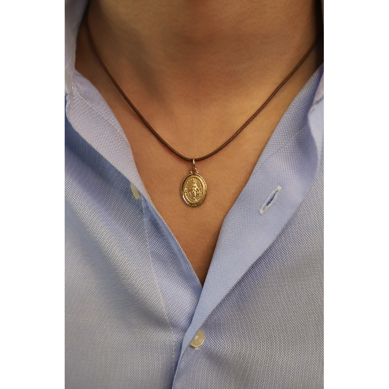 Medaillon-Anhänger Heilige Maria aus Gelbgold Medaillon-Anhänger Heilige Maria aus Gelbgold