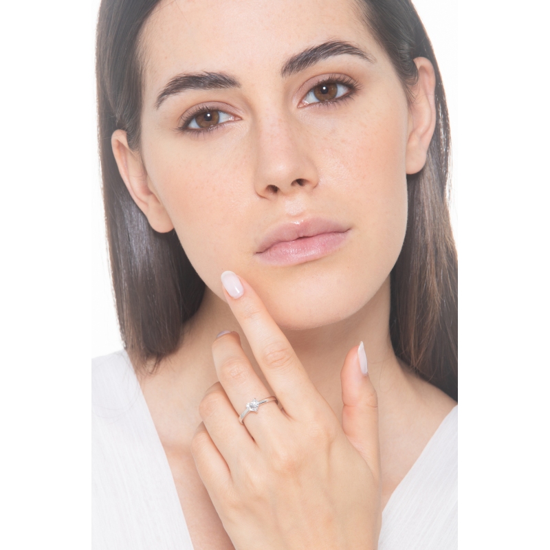 Ring mit Diamant Herzschliff GIA 0,70 kt aus Weißgold 18K