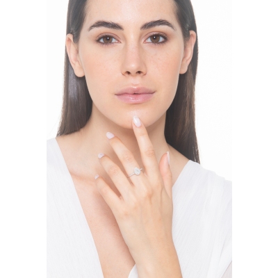 Ring mit Diamant Tropfenschliff 0,70 kt GIA aus Weißgold 18K