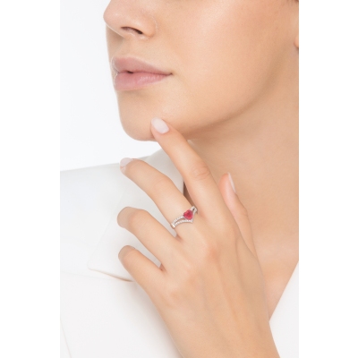 Weißgold RubinRing mit und Diamanten