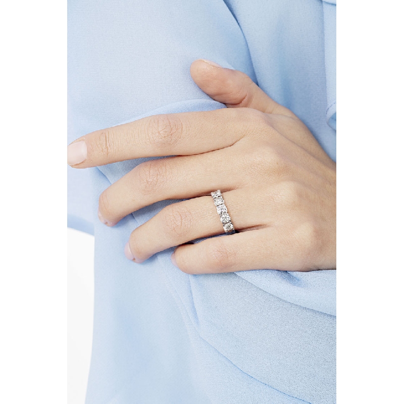 Diamantring Weißgold mit 5 Edelsteinen Diamantring Weißgold mit 5 Edelsteinen