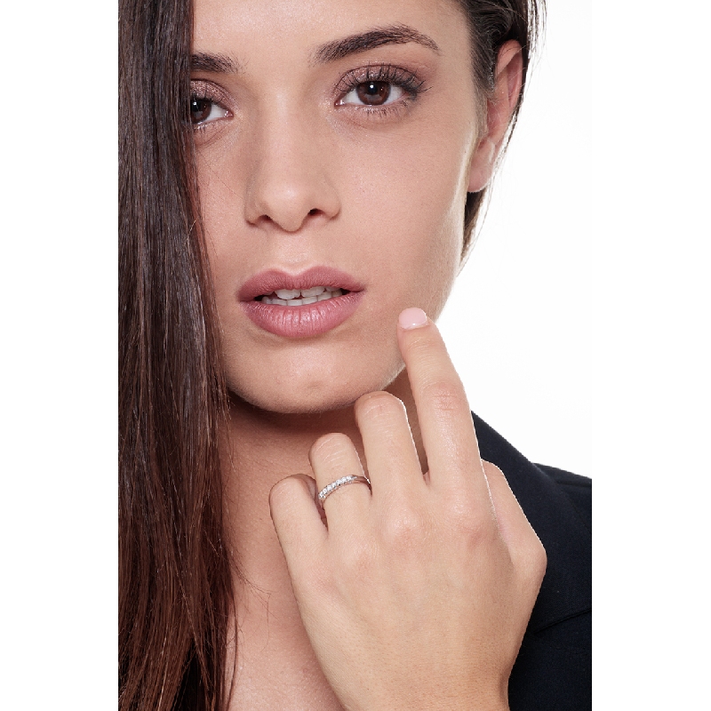 Weißgoldring mit 7 Diamanten 0,15 Karat Weißgoldring mit 7 Diamanten 0,15 Karat
