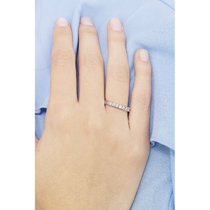 Weißgold Ring mit 7 Brillanten 0,25 Karat