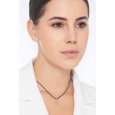 Anhänger aus 750er Weißgold Buchstabe O