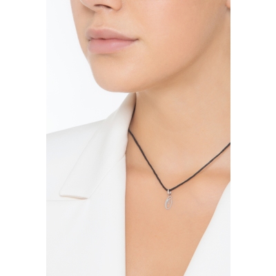 Anhänger aus 750er Weißgold Buchstabe O