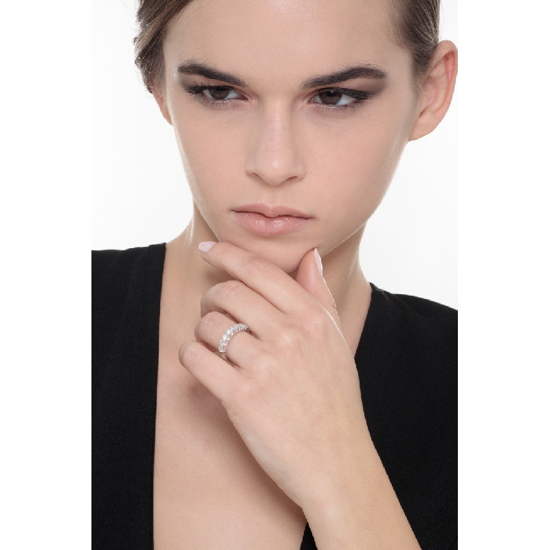 Diamantring Weißgold mit 7 Edelsteinen Diamantring Weißgold mit 7 Edelsteinen