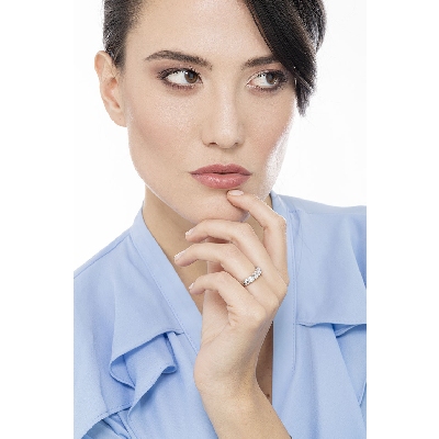 Weißgoldring mit 7 Diamanten