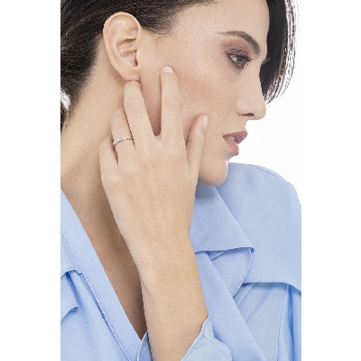 Günstiger Weißgold Ring mit 9 Diamanten