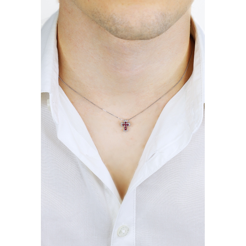 18k Weißgold mit Kreuzanhänger aus Diamanten und Rubinen  18k Weißgold mit Kreuzanhänger aus Diamanten und Rubinen
