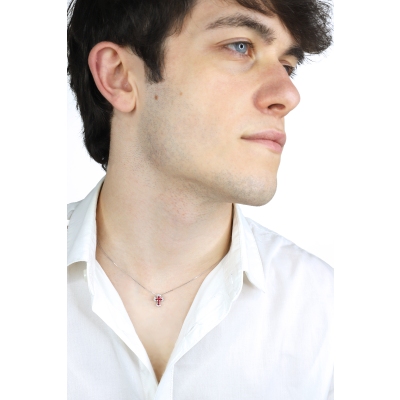 18k Weißgold mit Kreuzanhänger aus Diamanten und Rubinen 