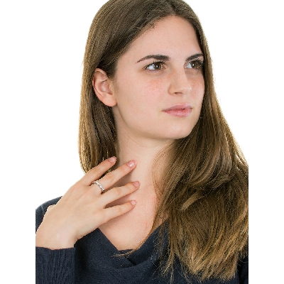 Weißgoldring mit 9 Diamanten