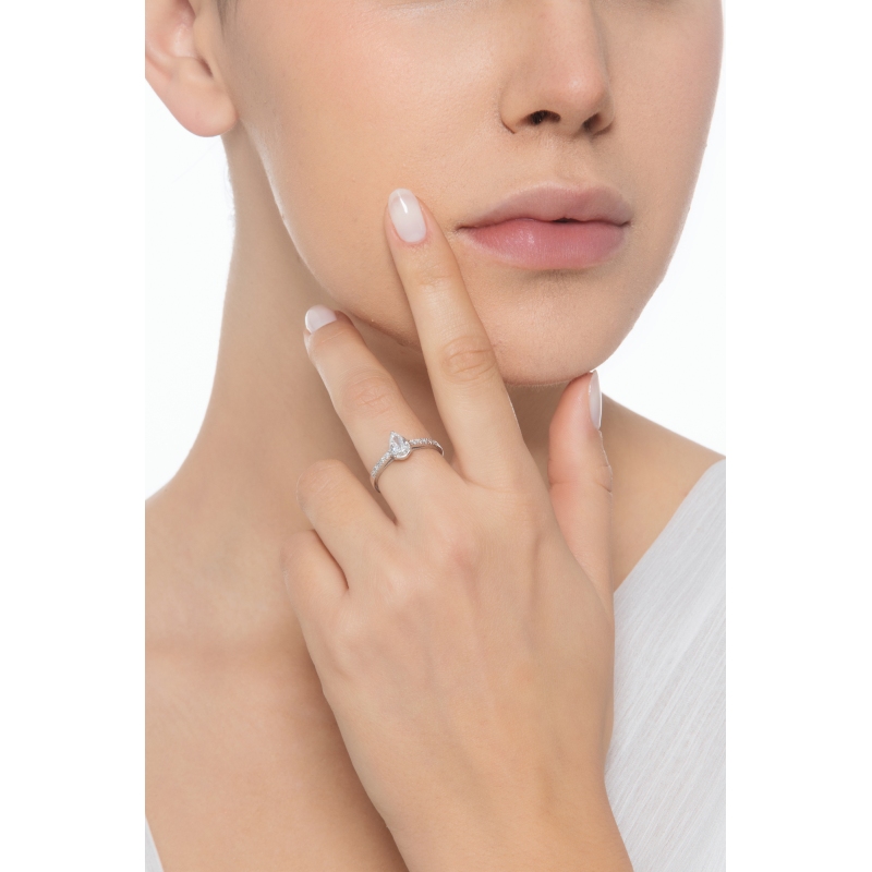 Ring mit Diamant Tropfenschliff 0,50 kt GIA aus Weißgold 18K Ring mit Diamant Tropfenschliff 0,50 kt GIA aus Weißgold 18K