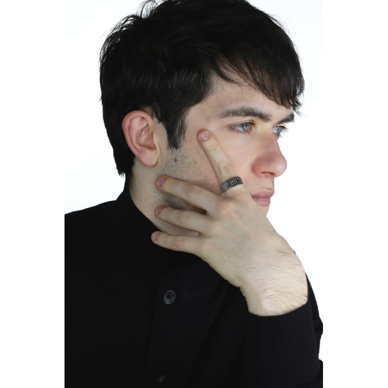 Herrenring Weißgold 750 mit schwarzen Diamanten Pavé Herrenring Weißgold 750 mit schwarzen Diamanten Pavé