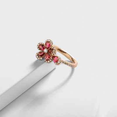 Blumenring mit Rubinen und Brillanten aus Roségold 18k