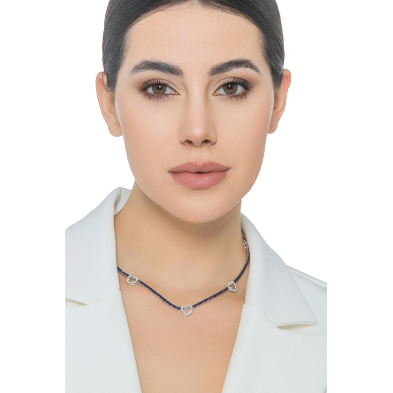 Tennis Halskette 18K Weißgold mit blauen Saphiren und Herzen aus Diamanten Tennis Halskette 18K Weißgold mit blauen Saphiren und Herzen aus Diamanten