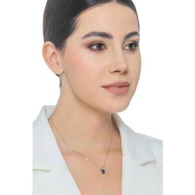 18k Weißgold Halskette mit Anhänger aus Diamanten und blauem Saphir-Solitär