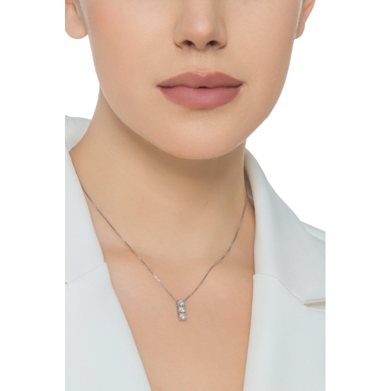 Weißgold 18K Damenkette mit drei Diamanten
