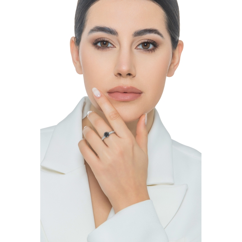 Verlobungsring mit schwarzen Diamant Weißgold 750