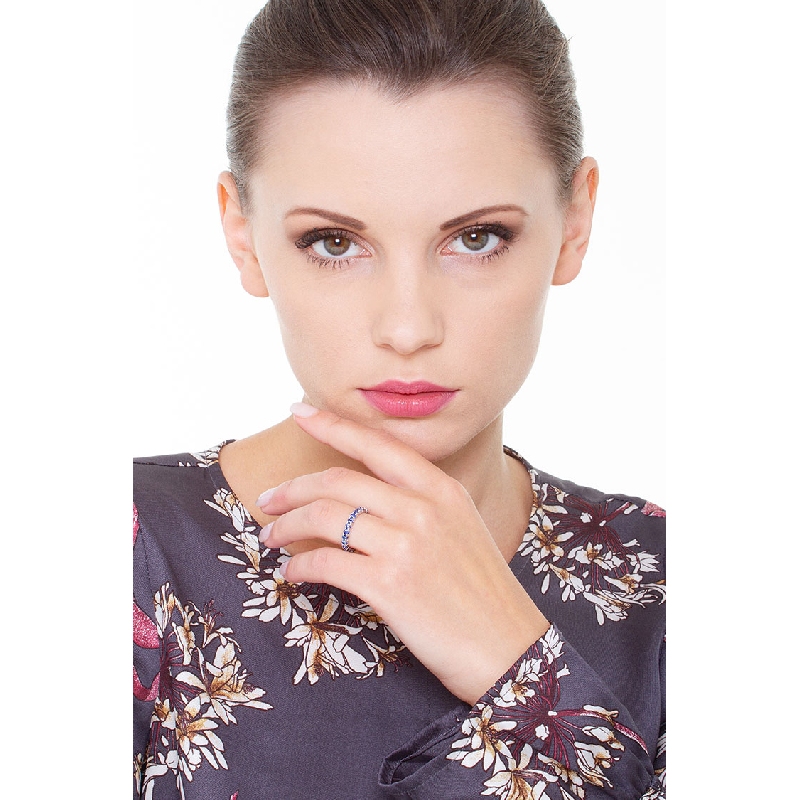 Saphir-Ring 18K Weißgold Memoire Ring