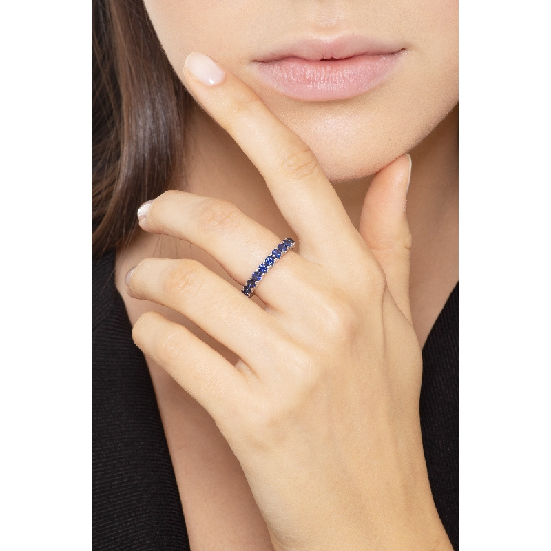 18k Weißgoldring mit blauen Saphiren 18k Weißgoldring mit blauen Saphiren