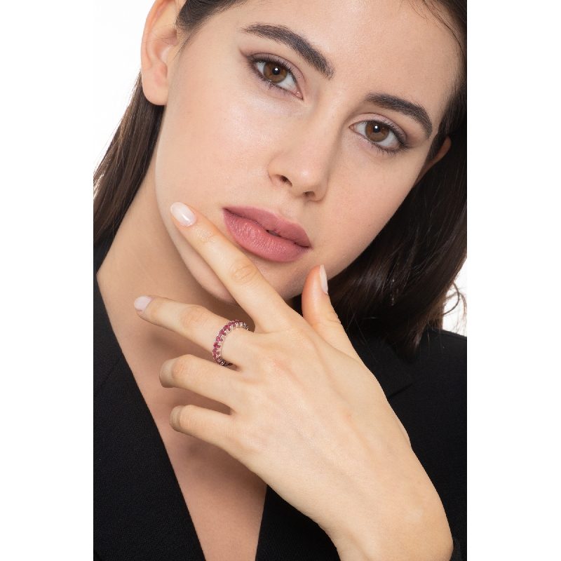 Rubin-Memoire-Ring mit Fassung aus 18k Weißgold 750 Rubin-Memoire-Ring mit Fassung aus 18k Weißgold 750