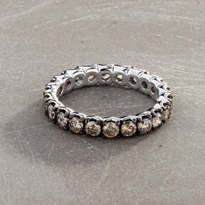 Eternity Ring Weißgold 750 mit braunen Diamanten