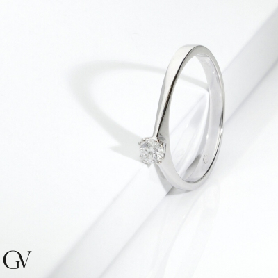 Solitärring Weißgold mit einem 0,15 kt Diamanten