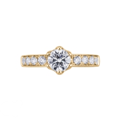 Solitärring 6er Krappenfassung mit Diamant besetzter Ringschiene 