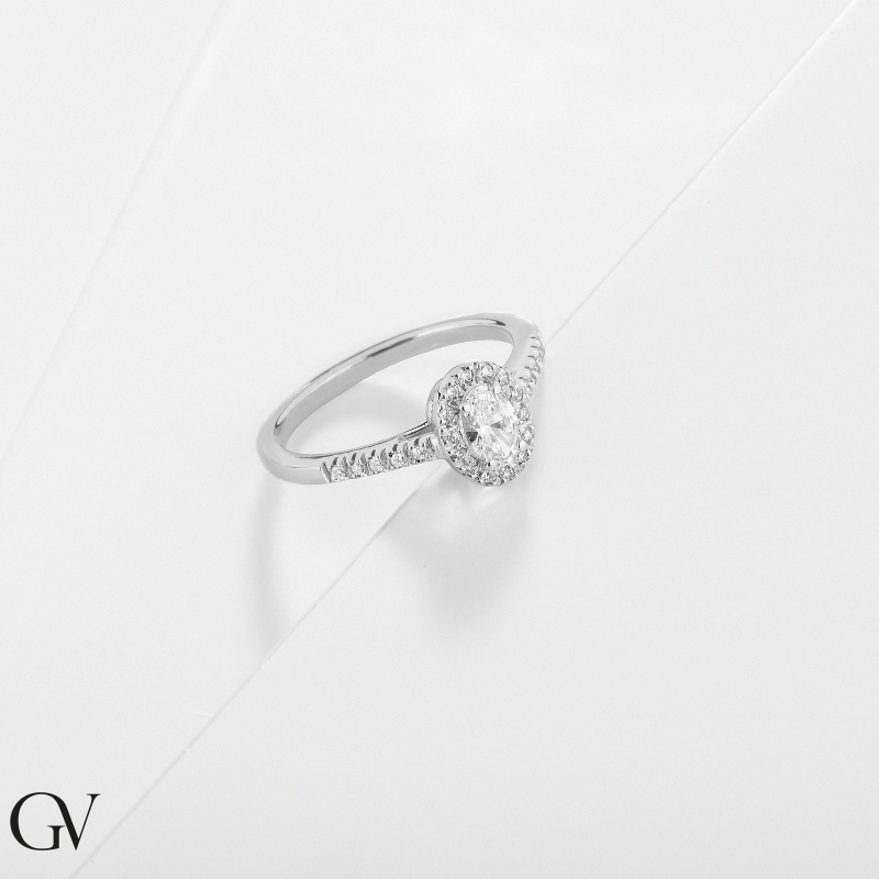 Ring mit Diamant Ovalschliff 0.30 Karat GIA 18k Weißgold Ring mit Diamant Ovalschliff 0.30 Karat GIA 18k Weißgold