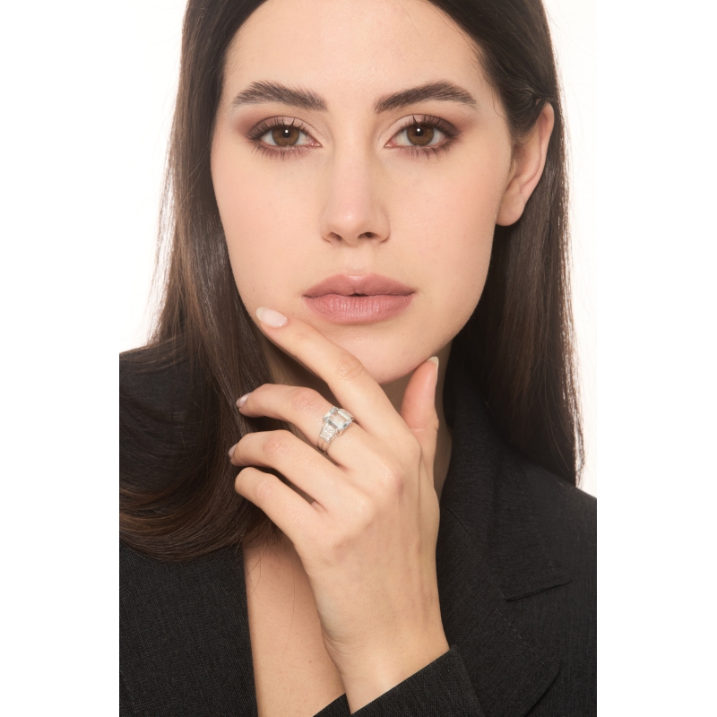 18K Weißgold Damenring mit Aquamarin und Diamanten  18K Weißgold Damenring mit Aquamarin und Diamanten