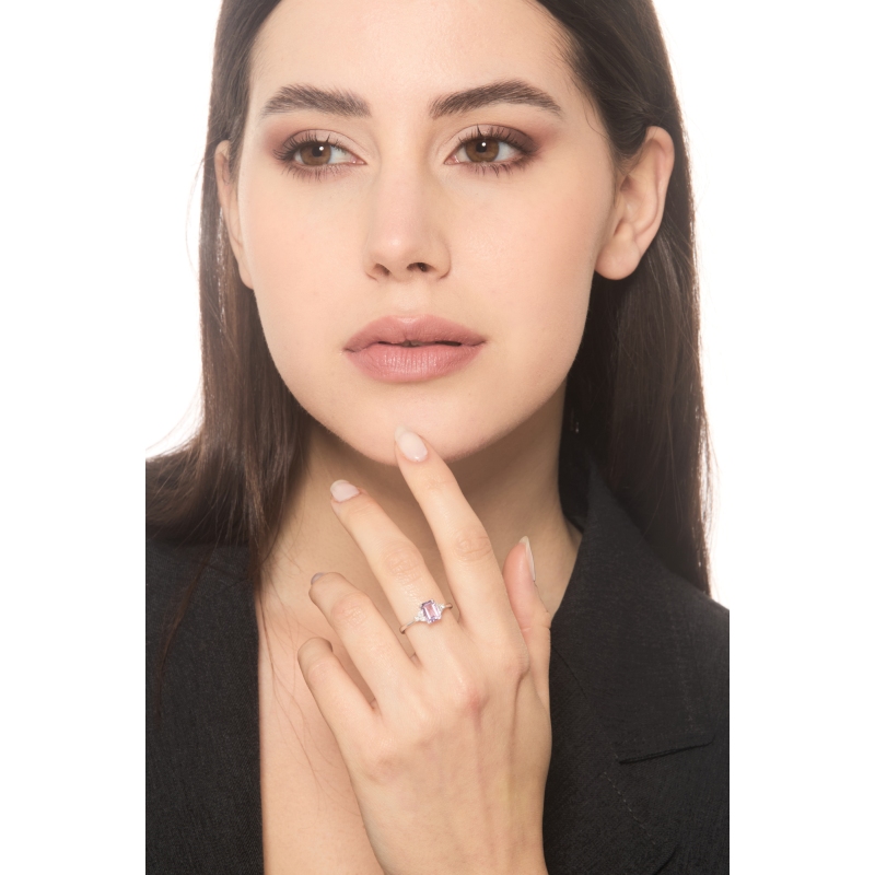 Damering aus 18K Weißgold mit Amethyst und Brillanten  Damering aus 18K Weißgold mit Amethyst und Brillanten