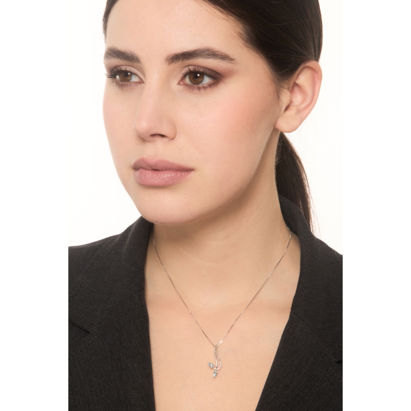 Ausgefallene Damenkette mit zwei Aquamarinen und Diamanten 