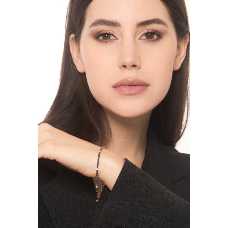 750er Weißgold Tennisarmband mit schwarzen und weißen Diamanten