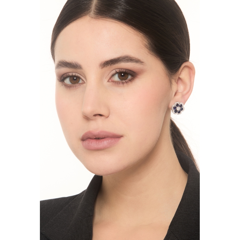 Ohrringe Blumen aus blauen Saphiren und Diamanten  Ohrringe Blumen aus blauen Saphiren und Diamanten