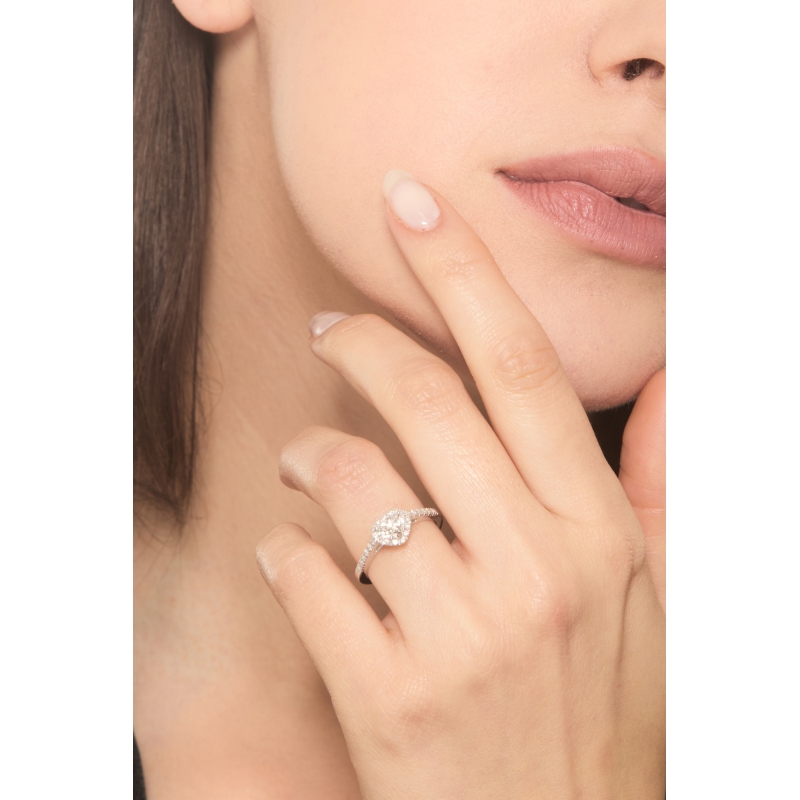 Solitärring mit Diamant Herzschliff 0,70 Karat GIA aus Weißgold 18K Solitärring mit Diamant Herzschliff 0,70 Karat GIA aus Weißgold 18K