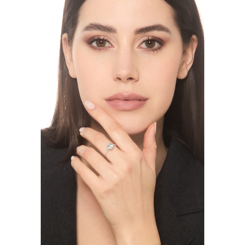 Tropfen Ring Weißgold 18K mit Aquamarin und Diamanten