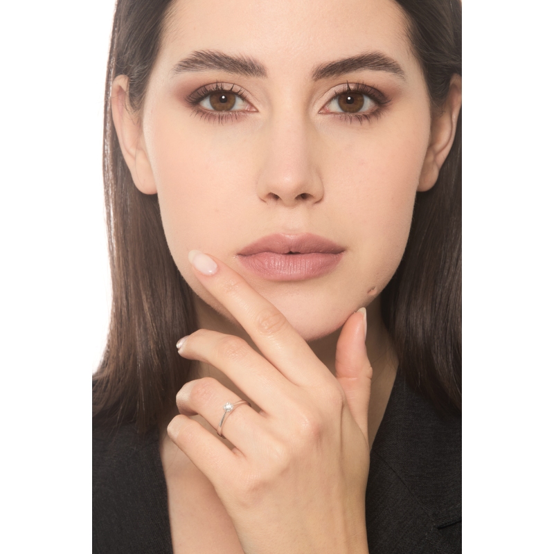 Verlobungsring Weißgold mit Diamanten in einer 8er Krappenfassung Verlobungsring Weißgold mit Diamanten in einer 8er Krappenfassung