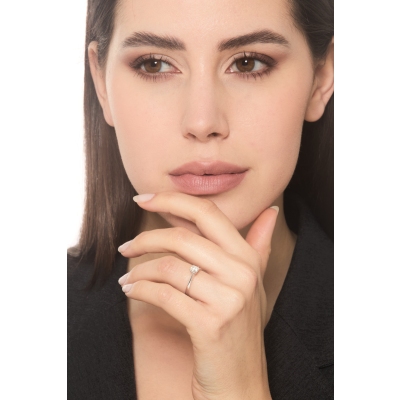 Halbkaräter Verlobungsring aus Weißgold 18K mit 8 Krappen