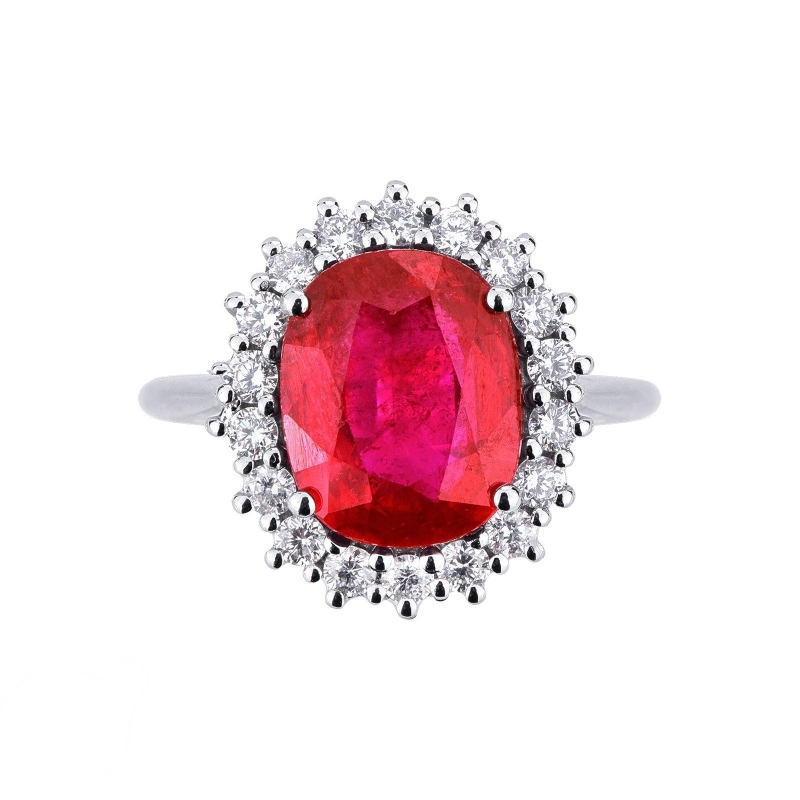 Rubin-Ring mit Diamanten Rubin-Ring mit Diamanten