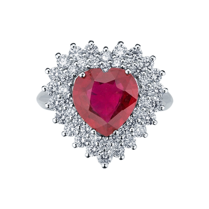 Weißgold Ring mit einem Rubin in Herzform und Diamanten Weißgold Ring mit einem Rubin in Herzform und Diamanten