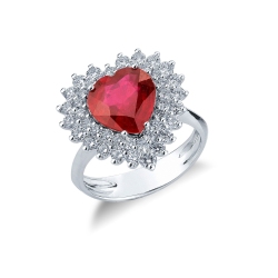 Weißgold Ring mit einem Rubin in Herzform und Diamanten
