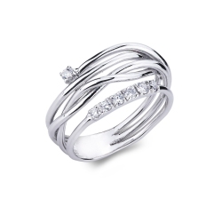 Handgefertigter Damenring aus Weißgold mit Diamanten
