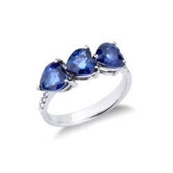 Saphir Ring Weißgold 750 mit drei herzformigen Saphiren und Diamanten
